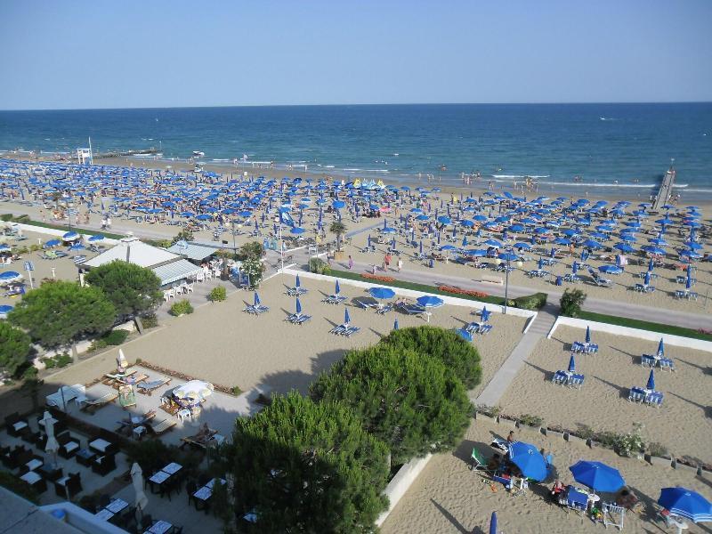 Hotel La Bussola Lido di Jesolo Ngoại thất bức ảnh