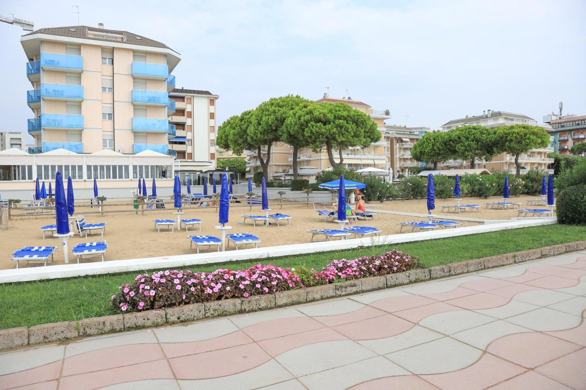 Hotel La Bussola Lido di Jesolo Ngoại thất bức ảnh