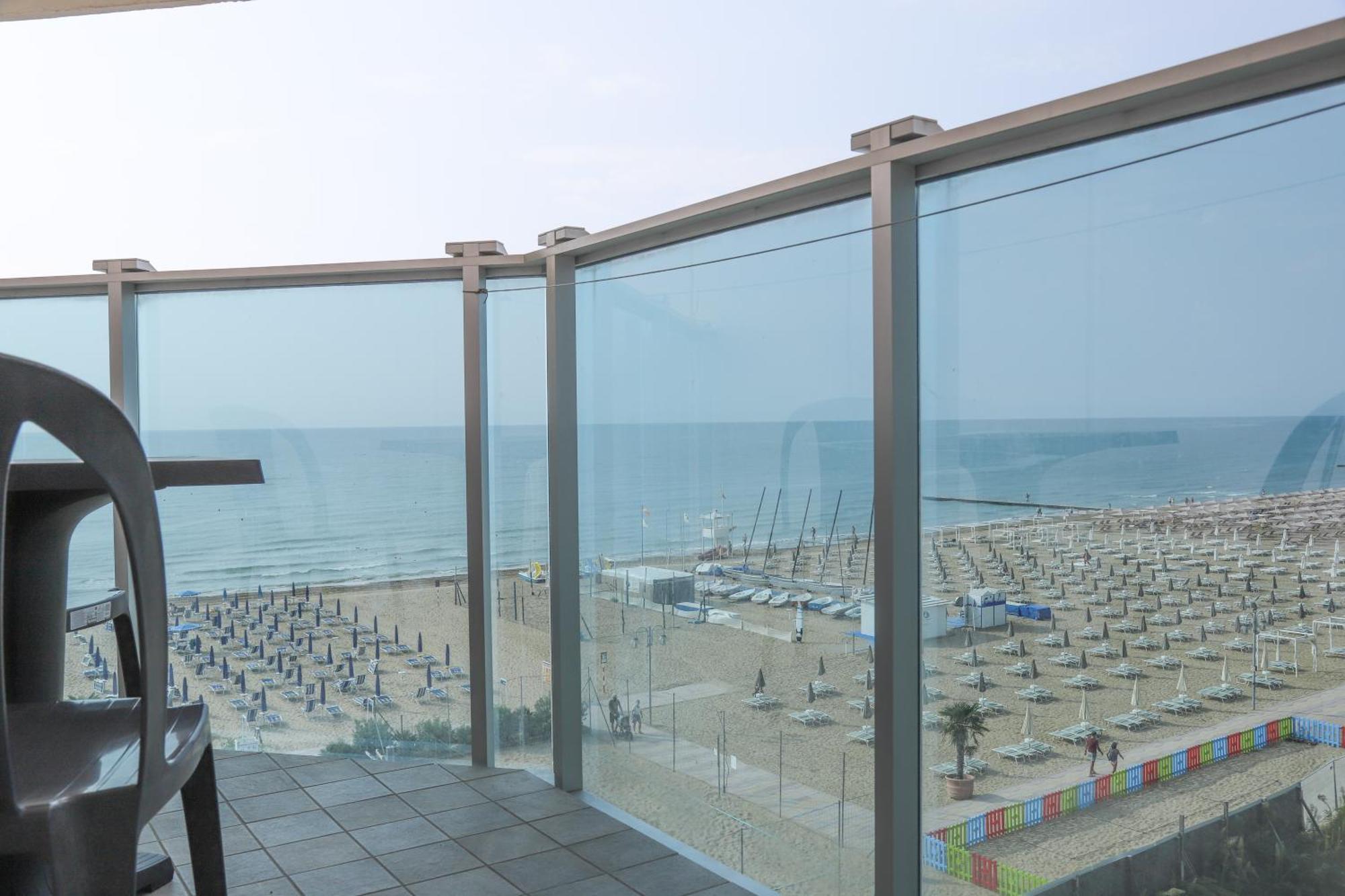 Hotel La Bussola Lido di Jesolo Ngoại thất bức ảnh