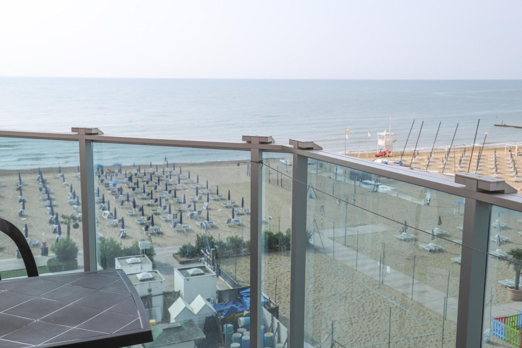Hotel La Bussola Lido di Jesolo Ngoại thất bức ảnh