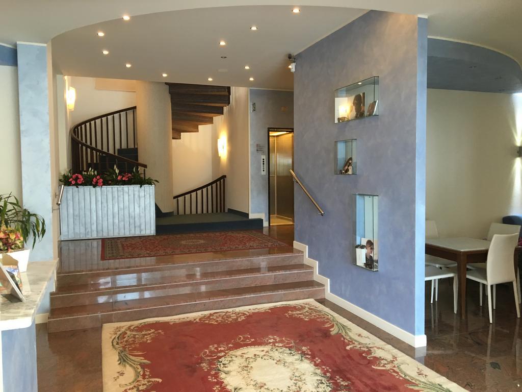 Hotel La Bussola Lido di Jesolo Ngoại thất bức ảnh