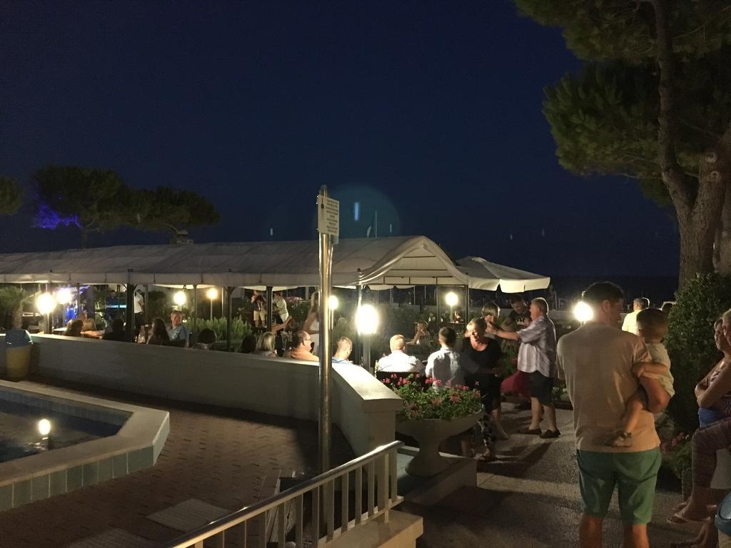 Hotel La Bussola Lido di Jesolo Ngoại thất bức ảnh